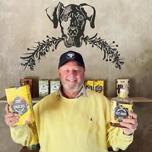 Charles Bryan und sein neuer Six Dogs Pinotage stained